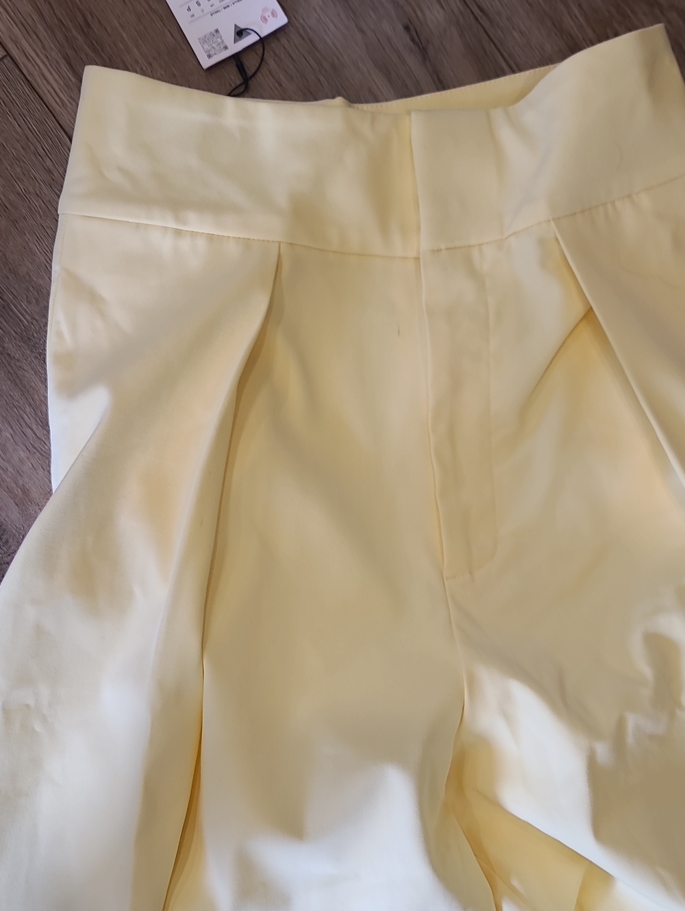 NWT Zara Pastel Butter Yellow Pleated Wide Leg Cropped Pants Size Small - Picture 4 of 8